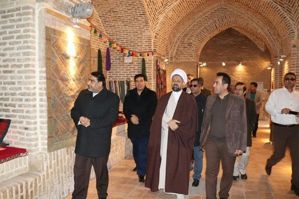 نمایشگاه صنایع دستی و مشاغل خانگی در کاروانسرای حاج کمال برپا شد
