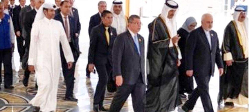 حضور ظریف در ضیافت شام امیر قطر، عکس حضور ظریف در ضیافت شام امیر قطر، عکس