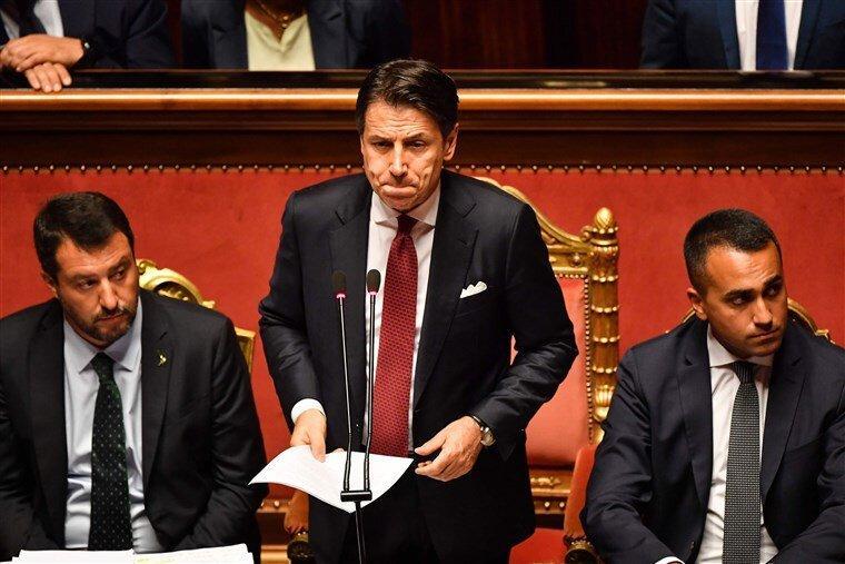 دولت ایتالیا با استعفای نخست وزیر سقوط کرد