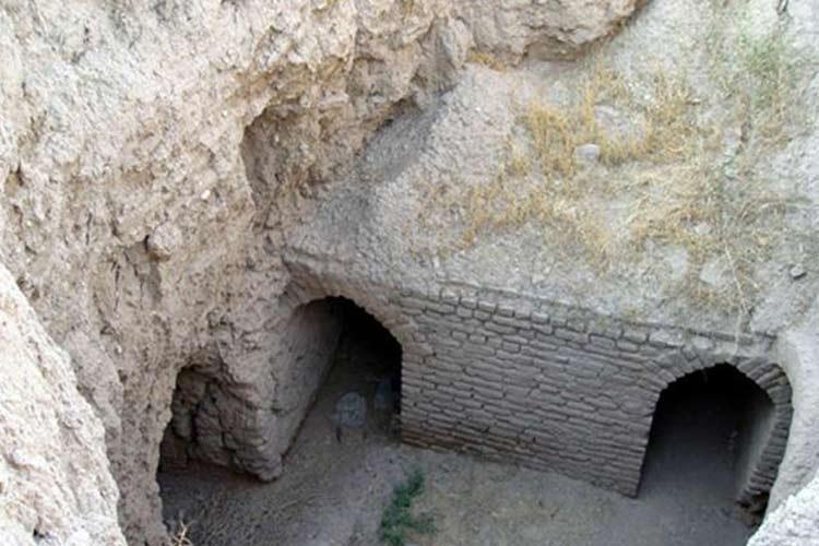 قلعه 3000 ساله مبارک در جاسک تخریب می شود قلعه 3000 ساله مبارک در جاسک تخریب می گردد