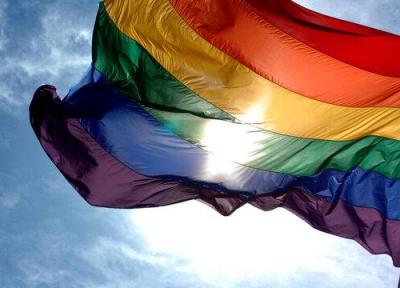 اتحادیه اروپا برای اولین بار پرچم همجنسگرایان را در عراق برافراشت