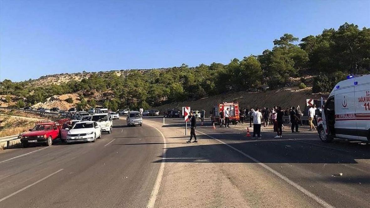 بیش از 30 کشته و زخمی در واژگونی اتوبوس حامل سربازان ترکیه در جنوب این کشور