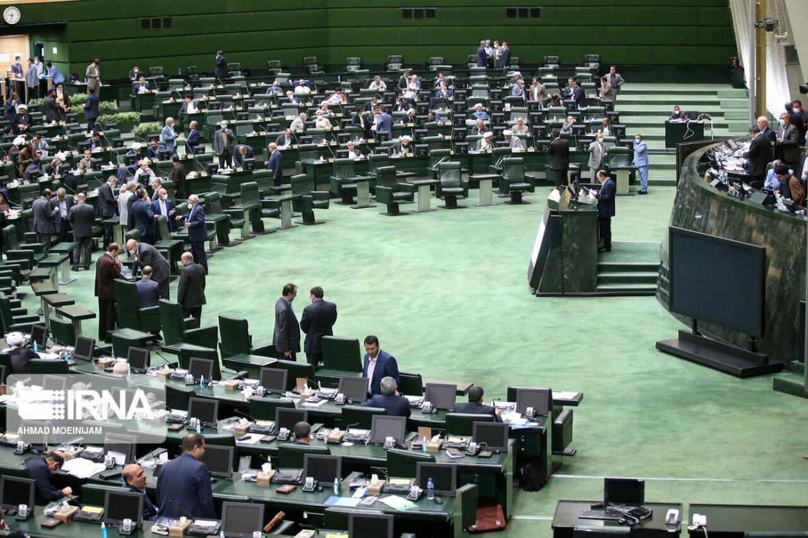 بررسی پرونده خودروسازی و قراردادهای نفتی در کمیسیون اصل آنالیز پرونده خودروسازی و قراردادهای نفتی در کمیسیون اصل 90 مجلس