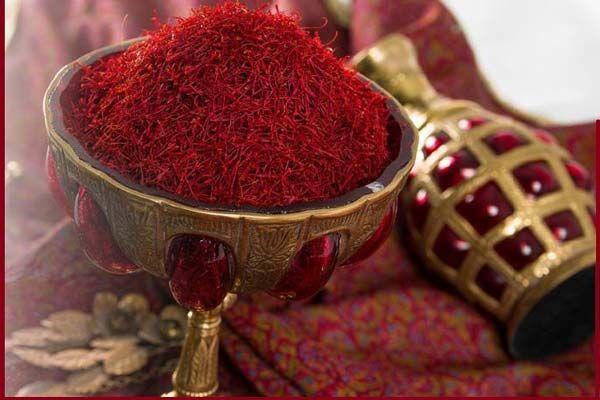 خبرنگاران بازدهی محصول زعفران در تایباد 40 درصد کاهش یافته است