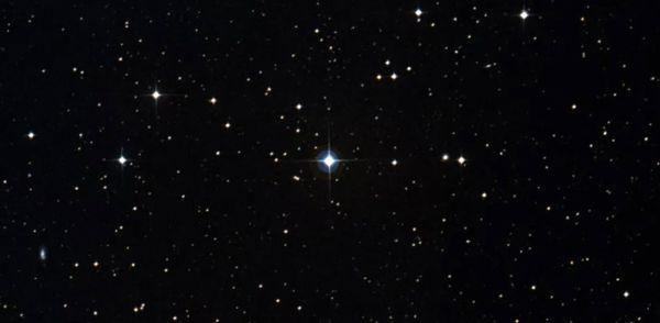 تصویر تلسکوپ ناسا از یک سامانه سه ستاره ای