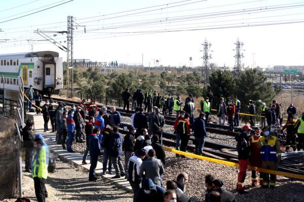 برخورد هولناک قطار با یک خانواده ؛ 4 نفر کشته و مصدوم شدند